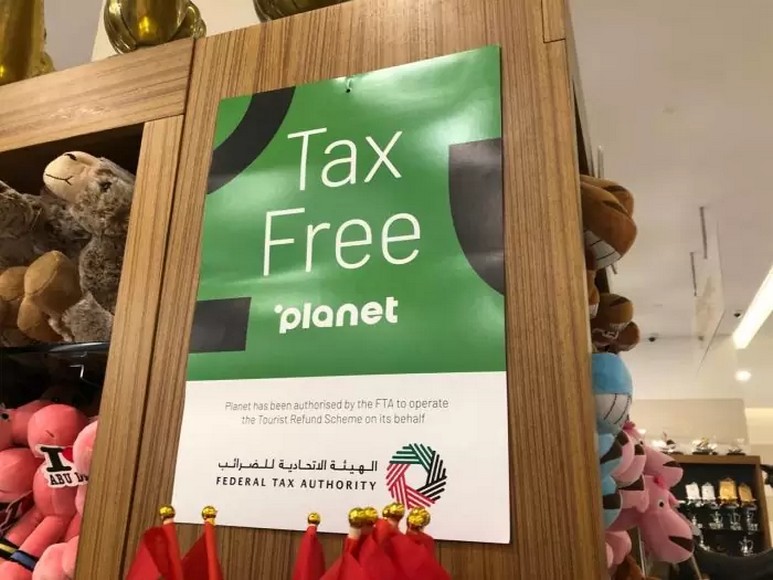 Biển Tax Free Shopping tại một cửa hàng trong trung tâm thương mại Dubai Mall
