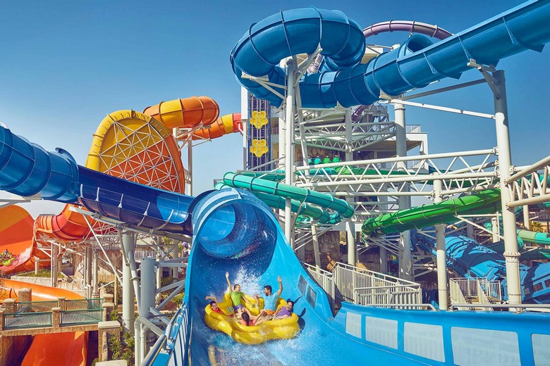Máng trượt Shockwave cao 34 mét tại công viên Aquaventure